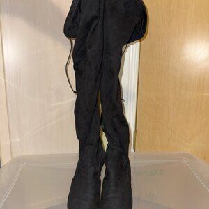 Black Over-the-Knee Slouchy Boots